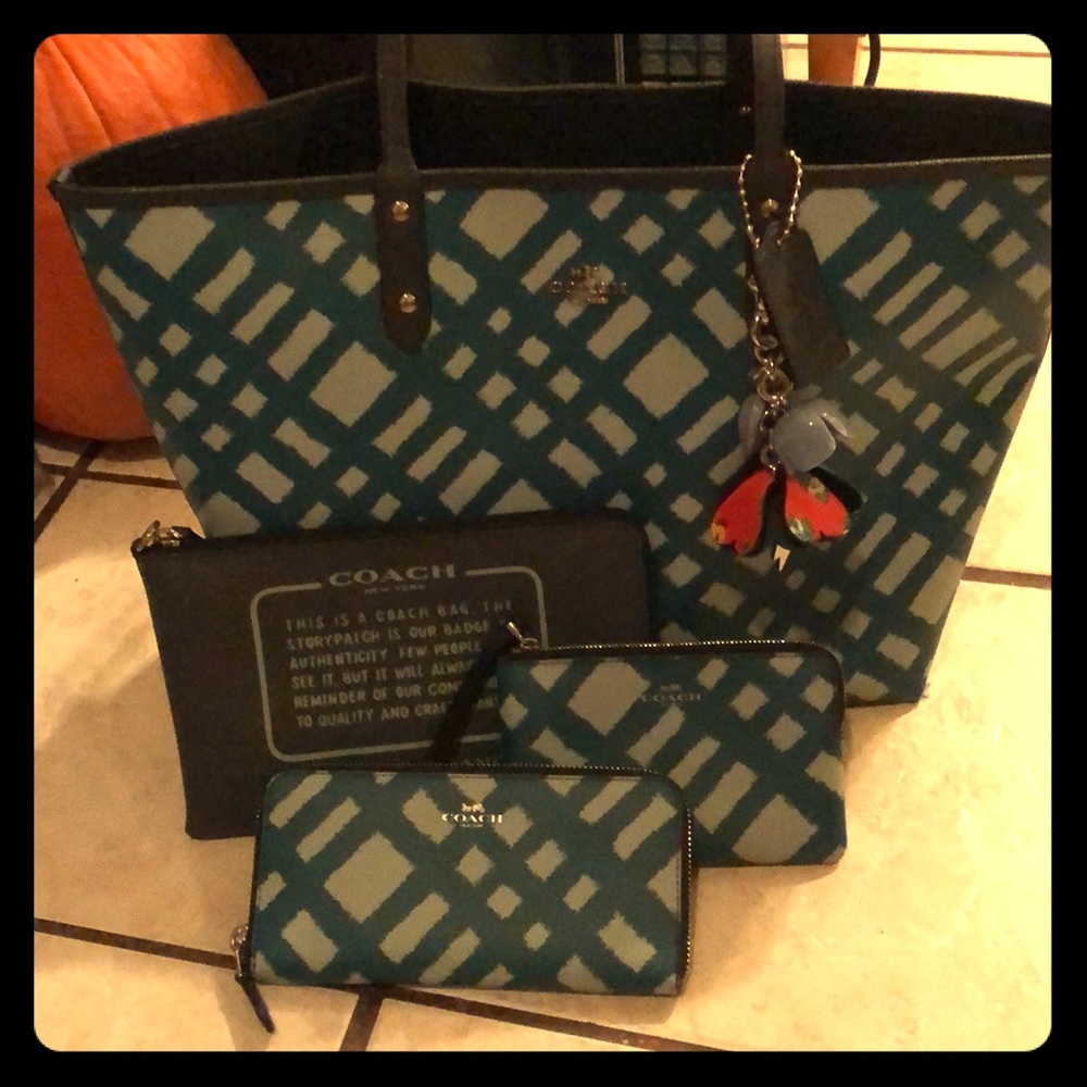 5 piece matching Coach set, like new condition